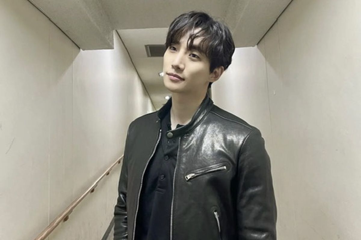 Senyuman Cha Eunwoo